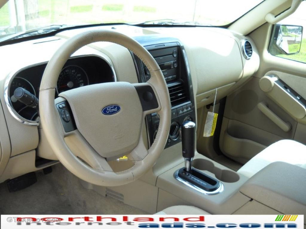 2007 Explorer XLT 4x4 - Dark Blue Pearl Metallic / Camel photo #7