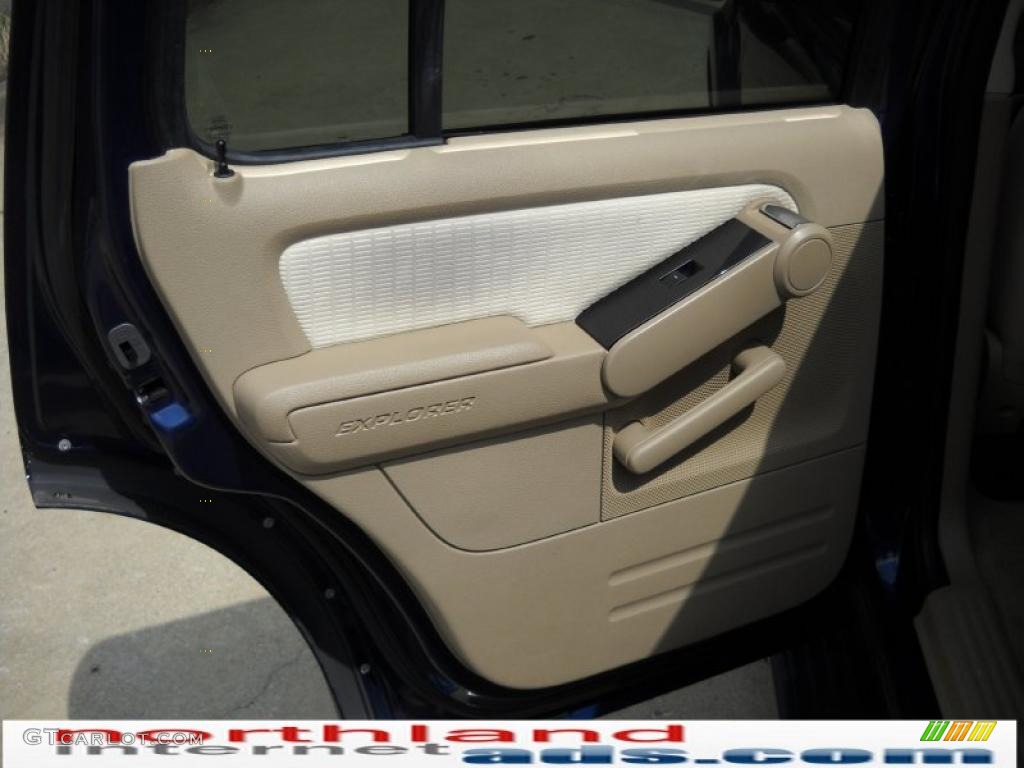 2007 Explorer XLT 4x4 - Dark Blue Pearl Metallic / Camel photo #10