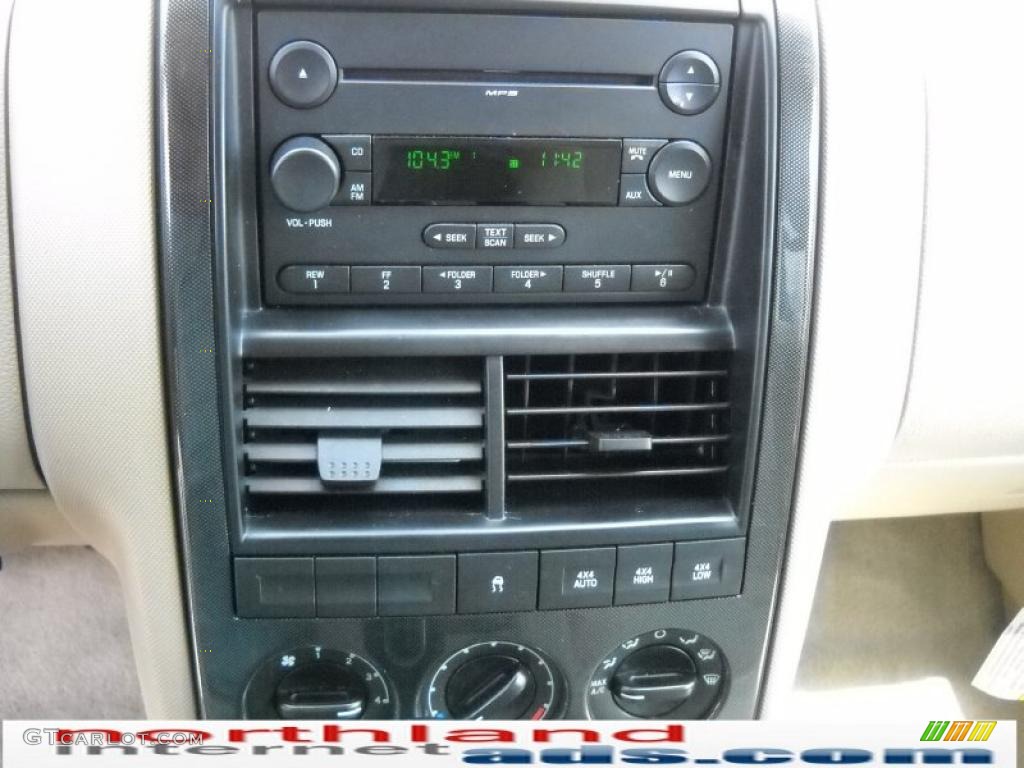 2007 Explorer XLT 4x4 - Dark Blue Pearl Metallic / Camel photo #16