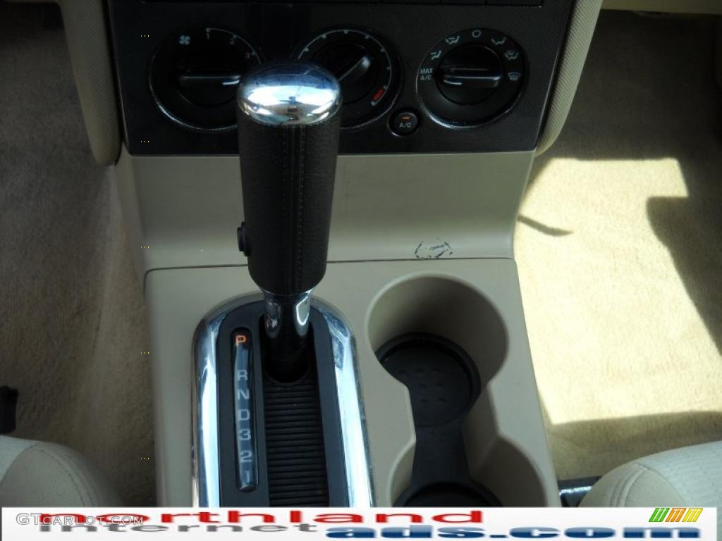 2007 Explorer XLT 4x4 - Dark Blue Pearl Metallic / Camel photo #17