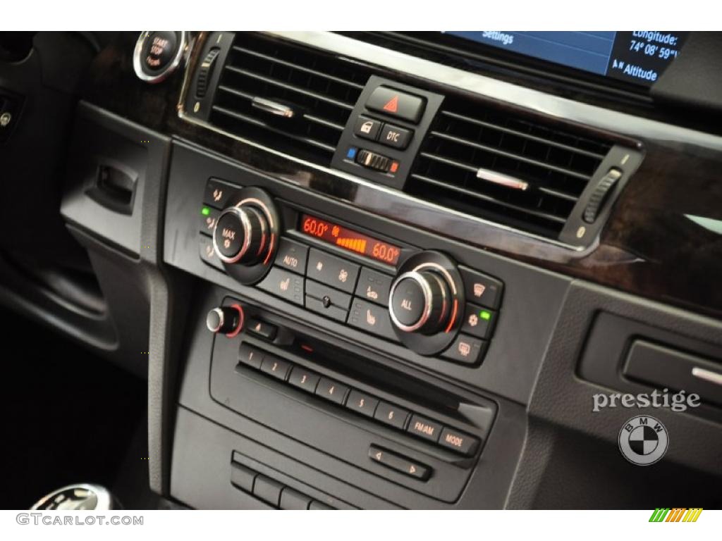 2010 3 Series 335i xDrive Coupe - Alpine White / Coral Red/Black Dakota Leather photo #16