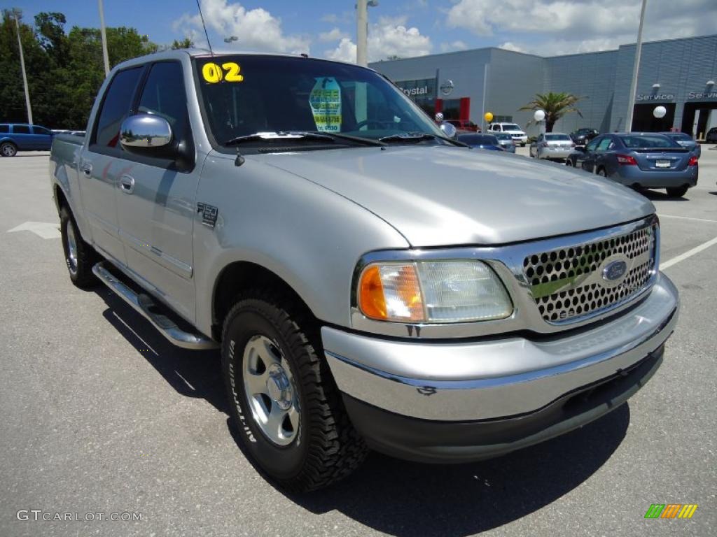 2002 F150 XLT SuperCrew - Silver Metallic / Medium Graphite photo #10