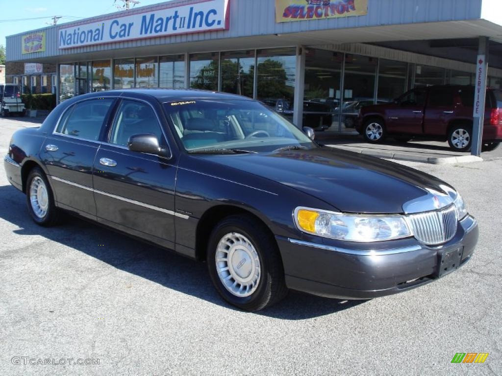 2000 Town Car Executive - Midnight Grey Metallic / Light Graphite photo #1