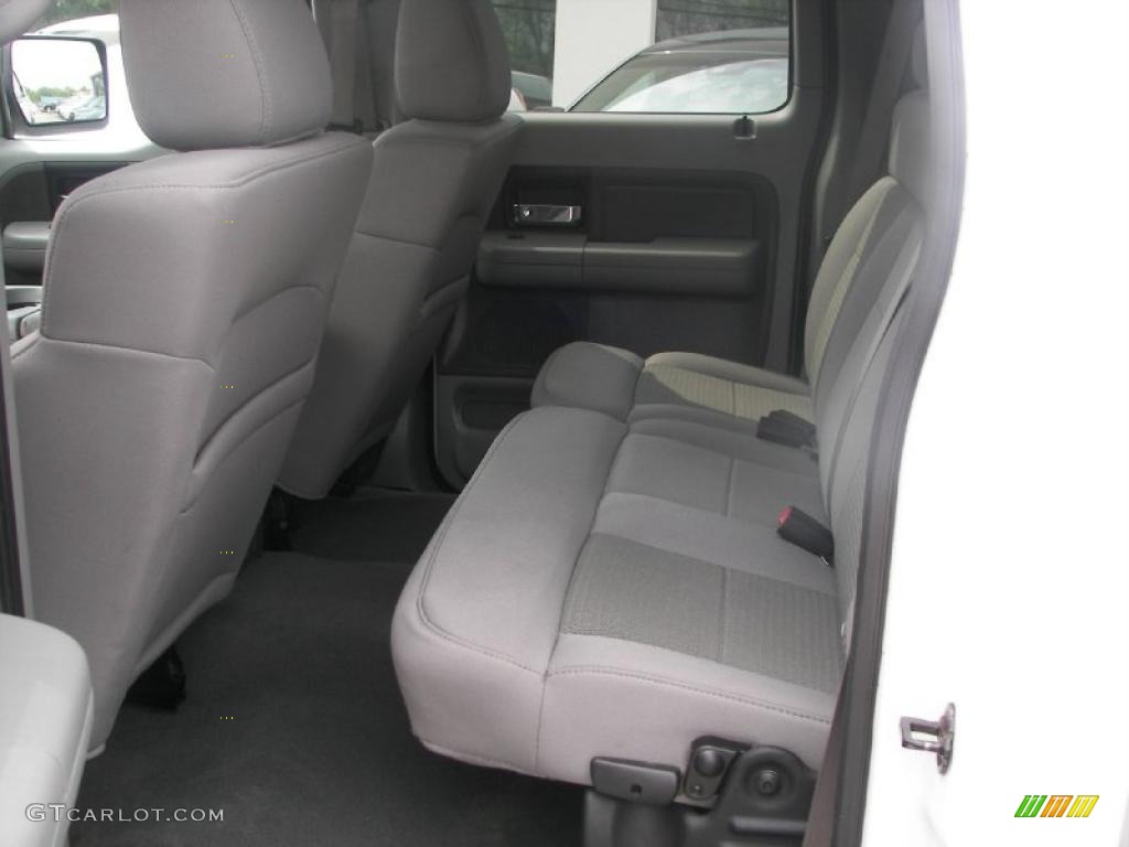 2006 F150 XLT SuperCrew 4x4 - Oxford White / Medium/Dark Flint photo #6
