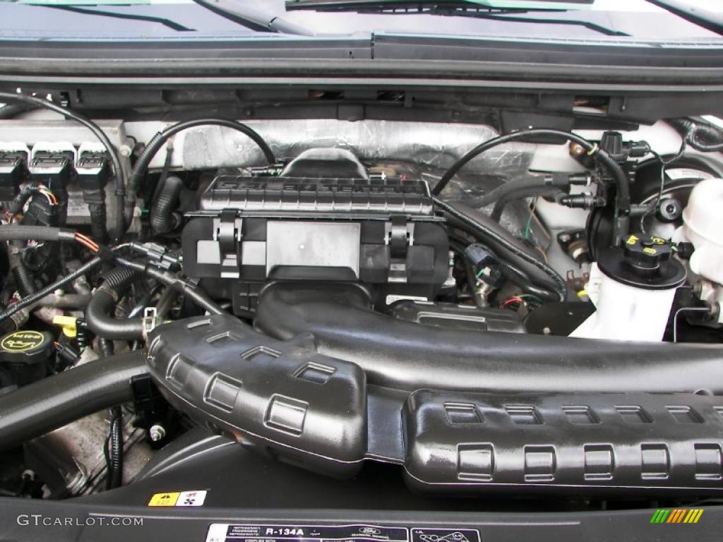 2006 F150 XLT SuperCrew 4x4 - Oxford White / Medium/Dark Flint photo #11