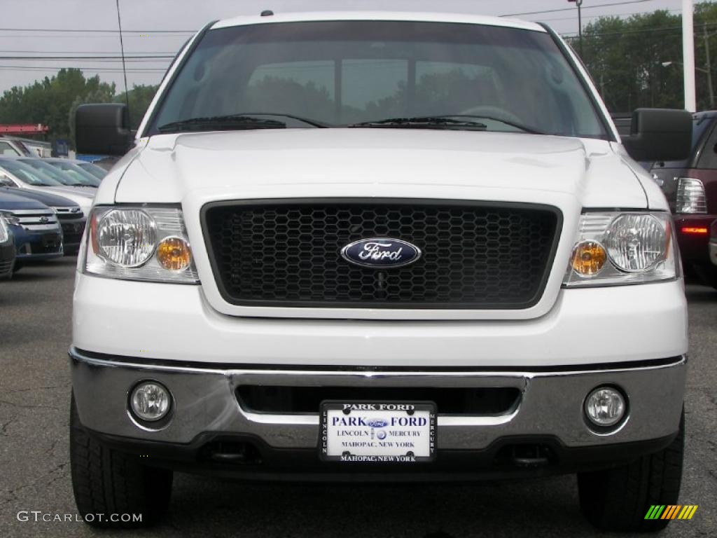 2006 F150 XLT SuperCrew 4x4 - Oxford White / Medium/Dark Flint photo #19