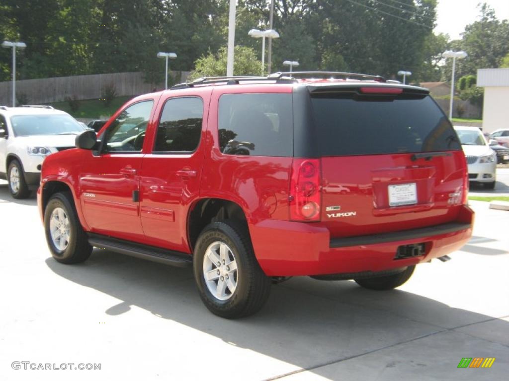 2011 Yukon SLE - Victory Red / Light Tan photo #3