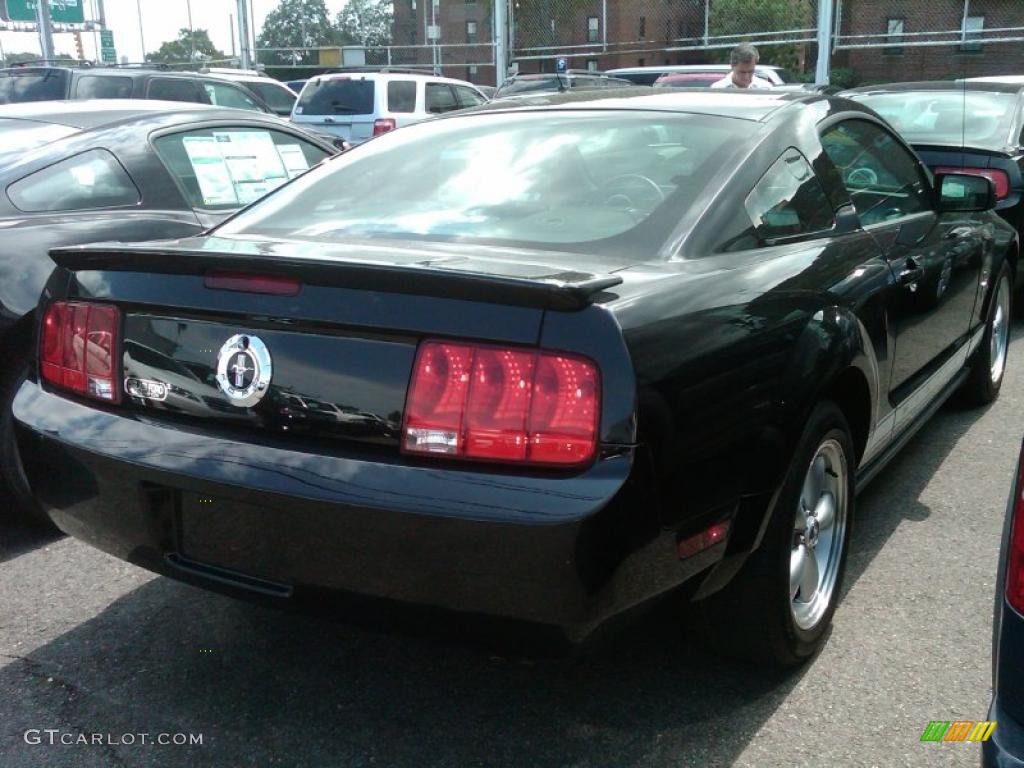 2007 Mustang V6 Premium Coupe - Black / Dark Charcoal photo #3