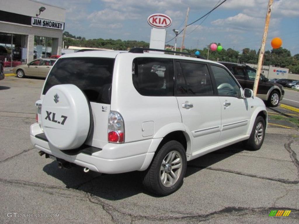 2006 XL7 7 Passenger AWD - White Pearl / Beige photo #3