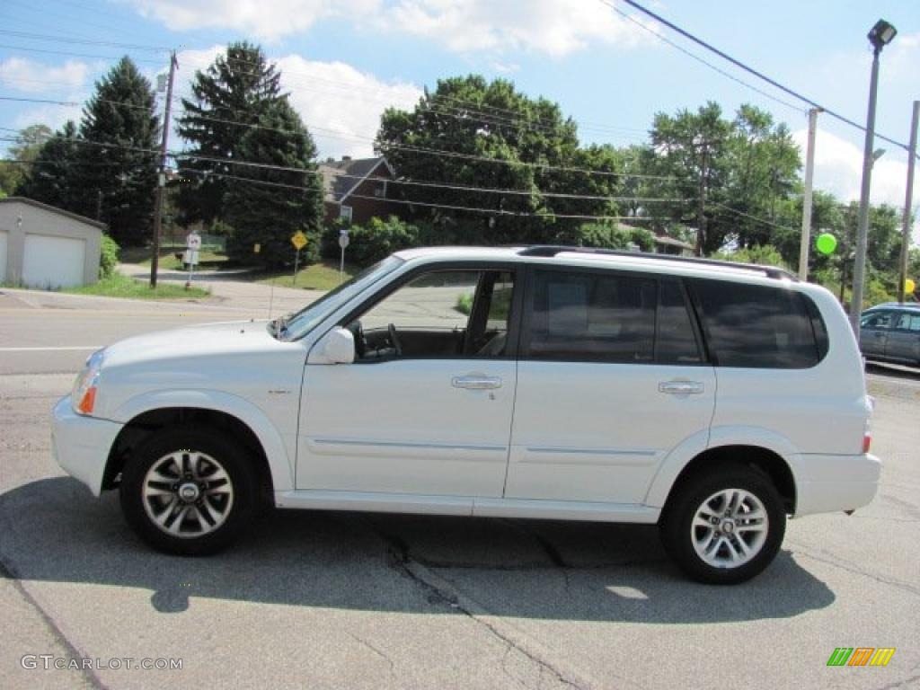 2006 XL7 7 Passenger AWD - White Pearl / Beige photo #5