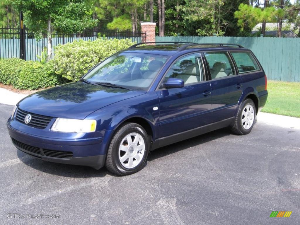 Indigo Blue Pearl Volkswagen Passat