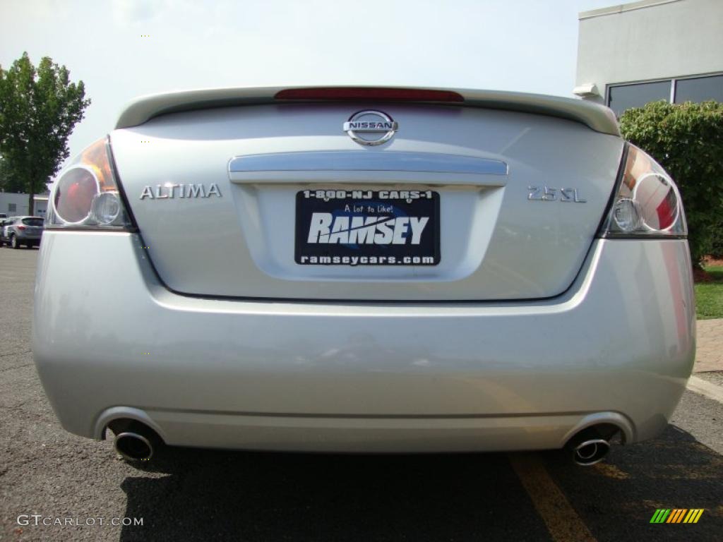 2007 Altima 2.5 SL - Radiant Silver Metallic / Charcoal photo #14