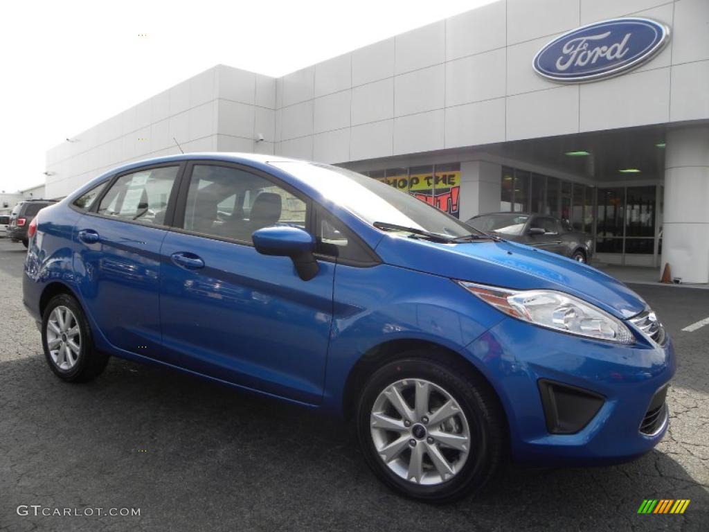 2011 Fiesta SE Sedan - Blue Flame Metallic / Charcoal Black/Blue Cloth photo #1