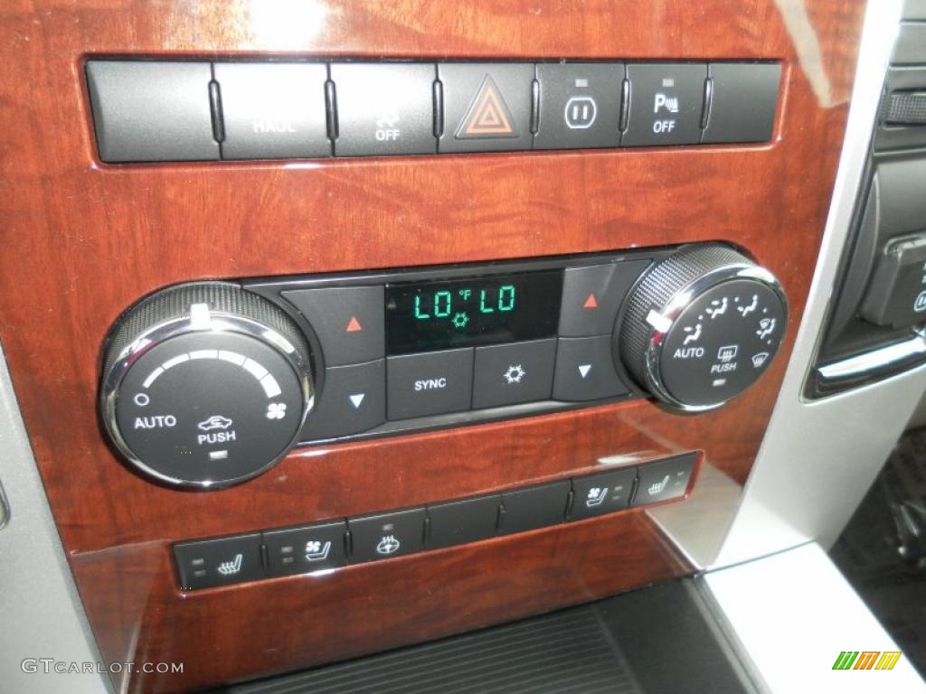 2011 Ram 1500 Laramie Crew Cab 4x4 - Brilliant Black Crystal Pearl / Light Pebble Beige/Bark Brown photo #11