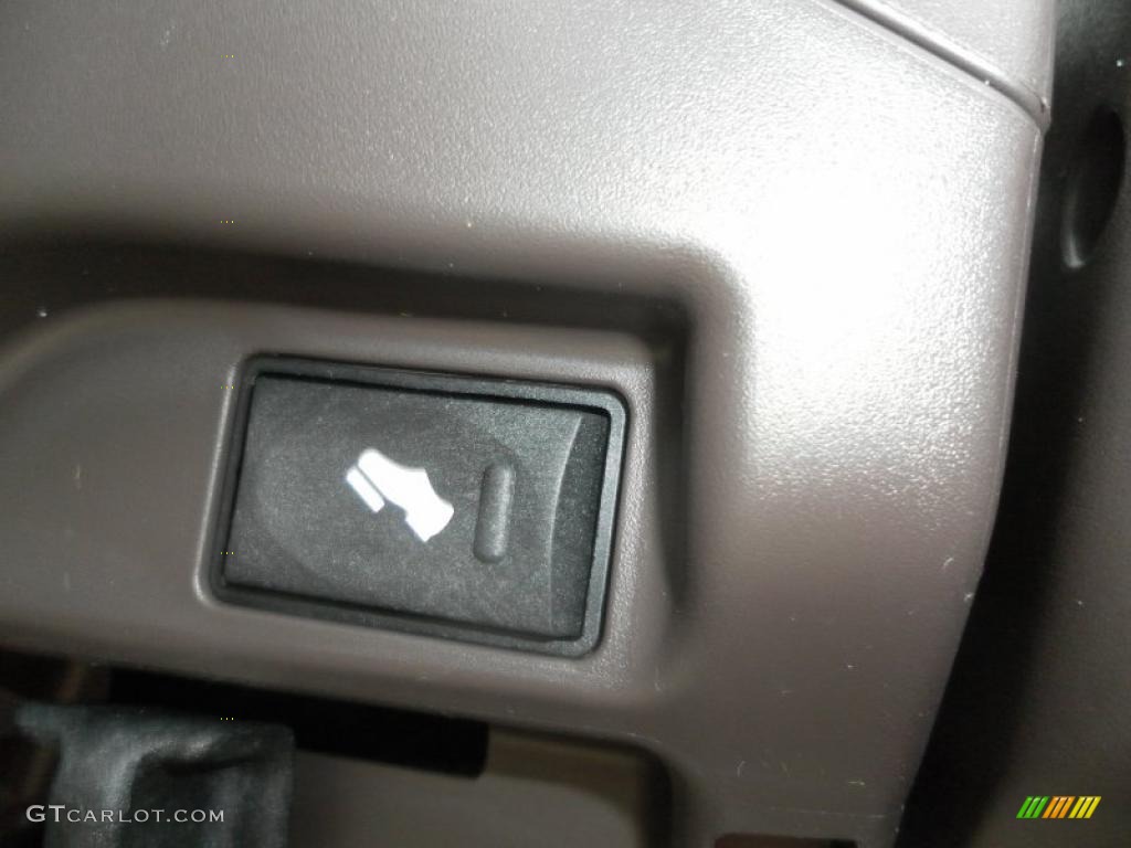 2011 Ram 1500 Laramie Crew Cab 4x4 - Brilliant Black Crystal Pearl / Light Pebble Beige/Bark Brown photo #14