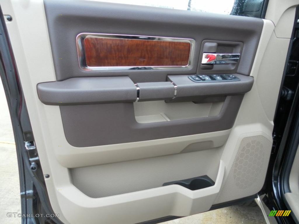2011 Ram 1500 Laramie Crew Cab 4x4 - Brilliant Black Crystal Pearl / Light Pebble Beige/Bark Brown photo #15