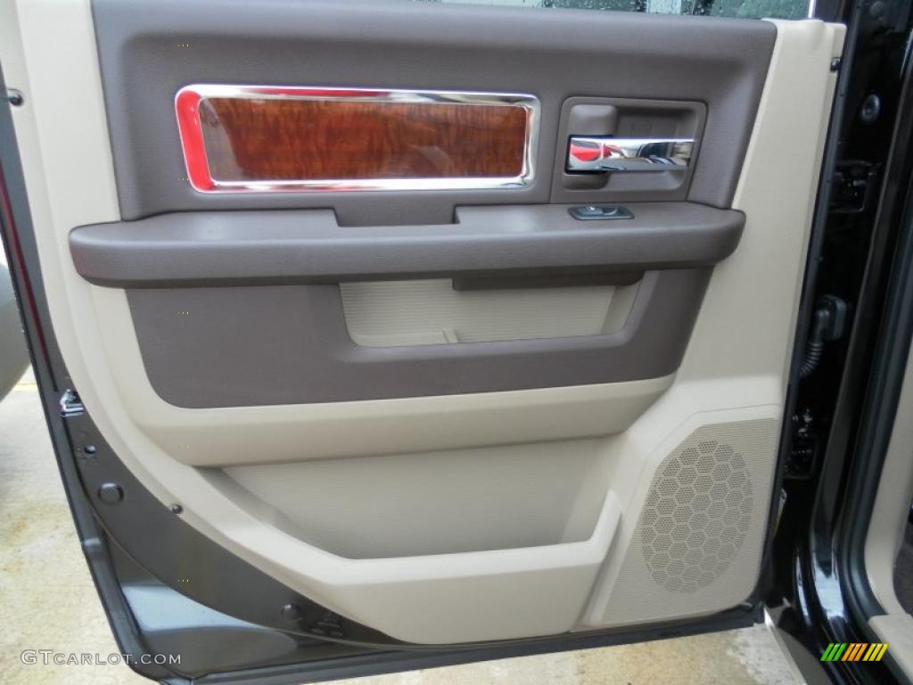 2011 Ram 1500 Laramie Crew Cab 4x4 - Brilliant Black Crystal Pearl / Light Pebble Beige/Bark Brown photo #16