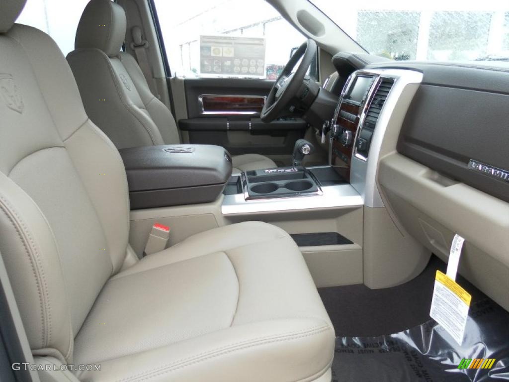 2011 Ram 1500 Laramie Quad Cab 4x4 - Bright White / Light Pebble Beige/Bark Brown photo #8