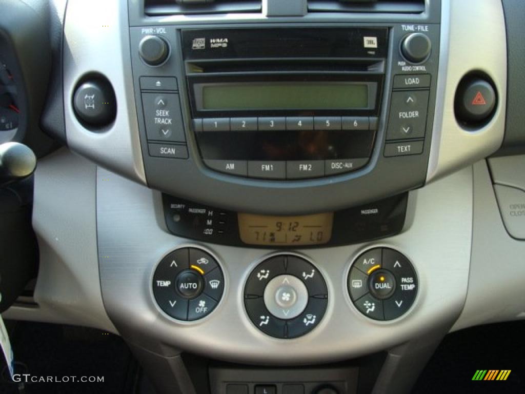 2007 RAV4 Limited 4WD - Black / Ash Gray photo #11