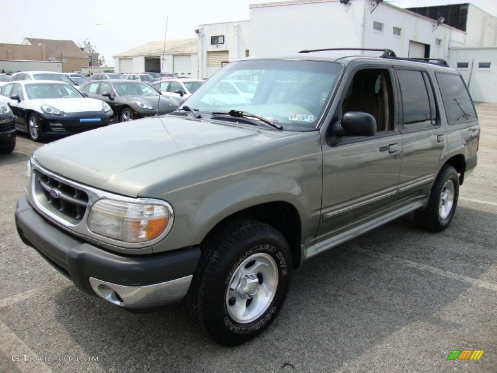 2001 Explorer XLT 4x4 - Spruce Green Metallic / Medium Prairie Tan photo #2