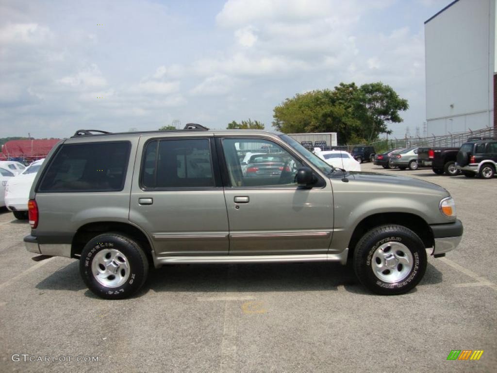 2001 Explorer XLT 4x4 - Spruce Green Metallic / Medium Prairie Tan photo #7