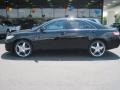Black - Camry LE Photo No. 4