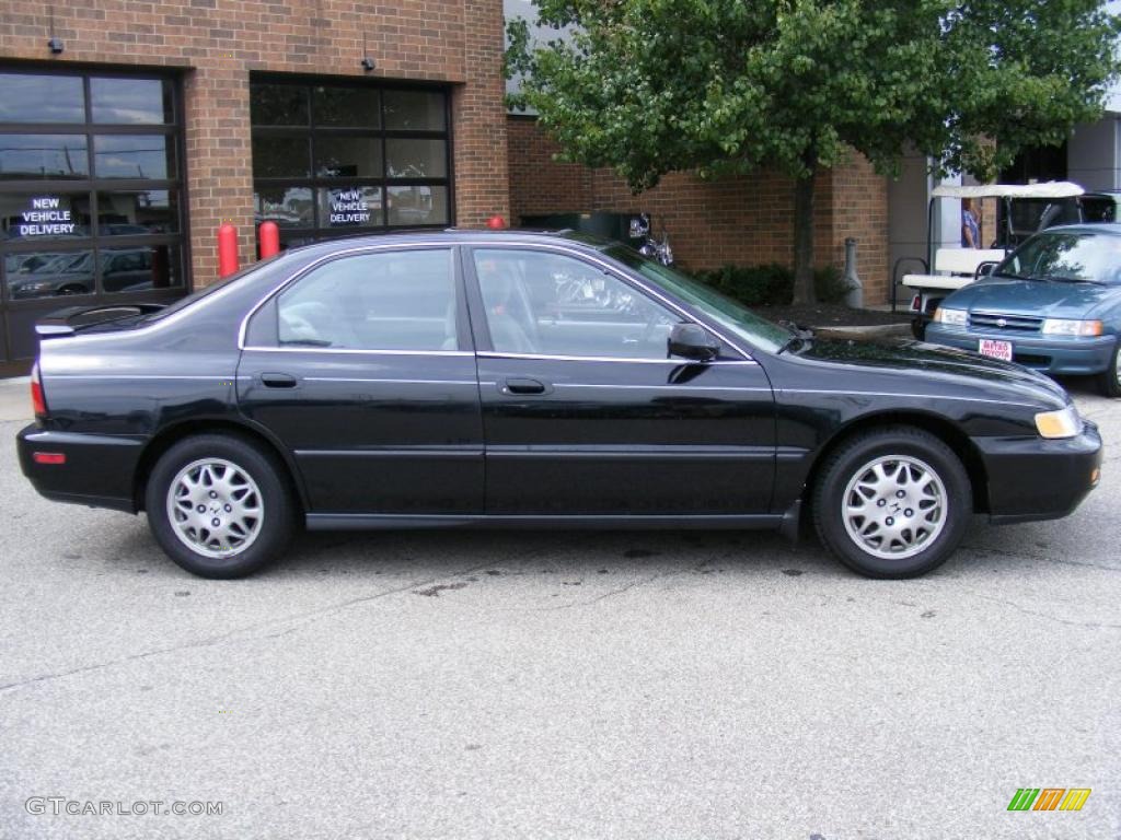 1996 Accord LX V6 Sedan - Granada Black Pearl Metallic / Gray photo #2