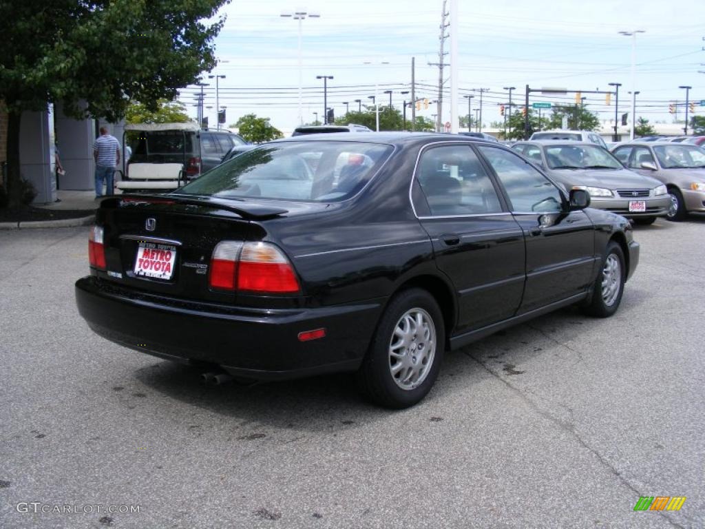 1996 Accord LX V6 Sedan - Granada Black Pearl Metallic / Gray photo #3