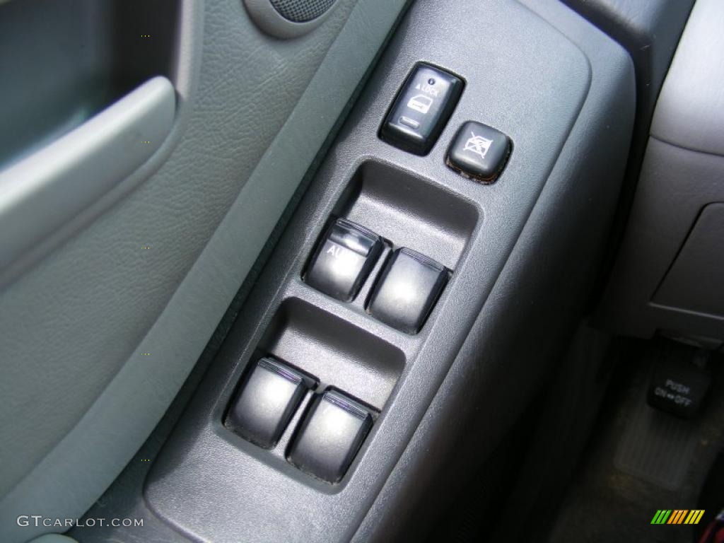 2005 Highlander V6 - Black / Gray photo #25