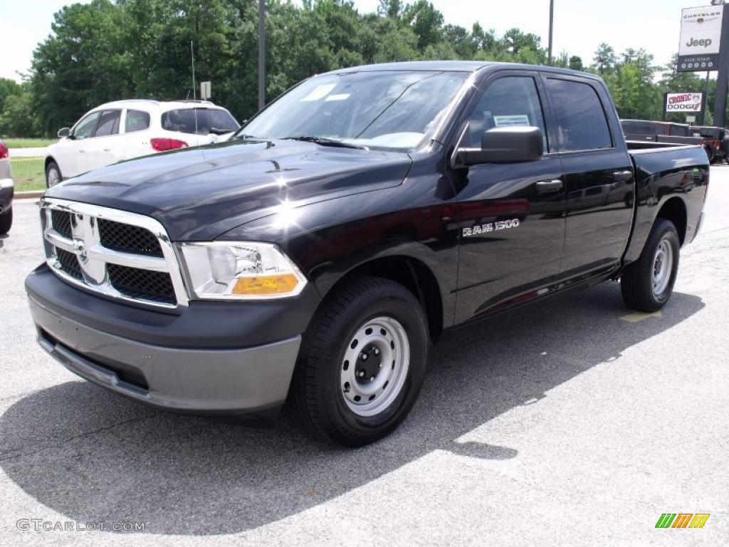 2011 Ram 1500 ST Crew Cab - Brilliant Black Crystal Pearl / Dark Slate Gray/Medium Graystone photo #4