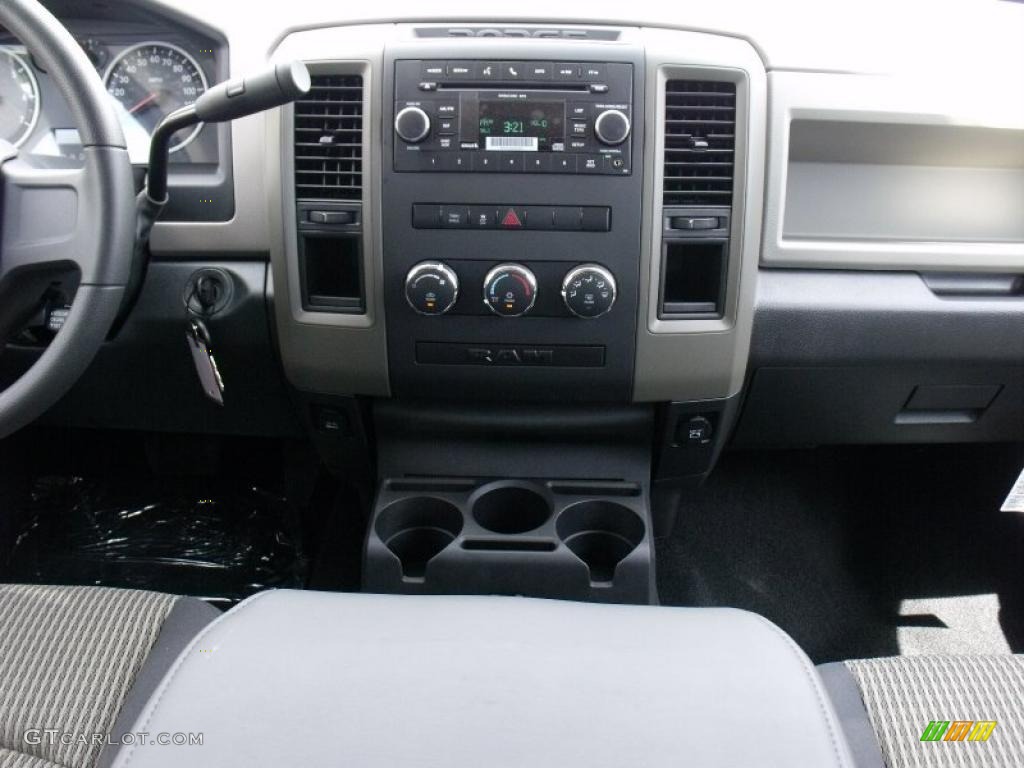 2011 Ram 1500 ST Crew Cab - Brilliant Black Crystal Pearl / Dark Slate Gray/Medium Graystone photo #17