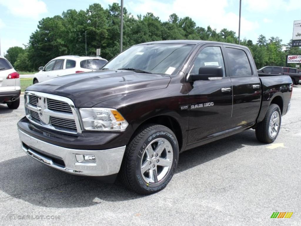 2011 Ram 1500 Big Horn Crew Cab - Rugged Brown Pearl / Light Pebble Beige/Bark Brown photo #4