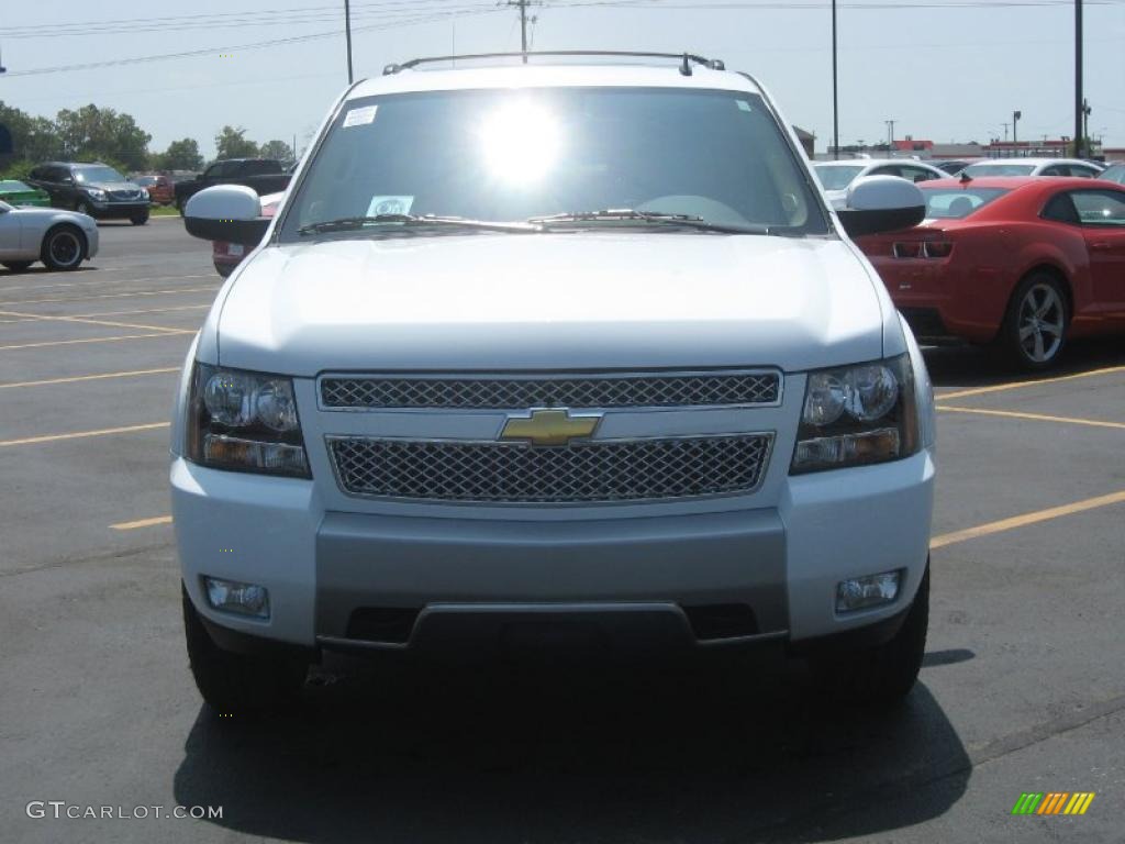 2011 Suburban LT 4x4 - Summit White / Light Cashmere/Dark Cashmere photo #2