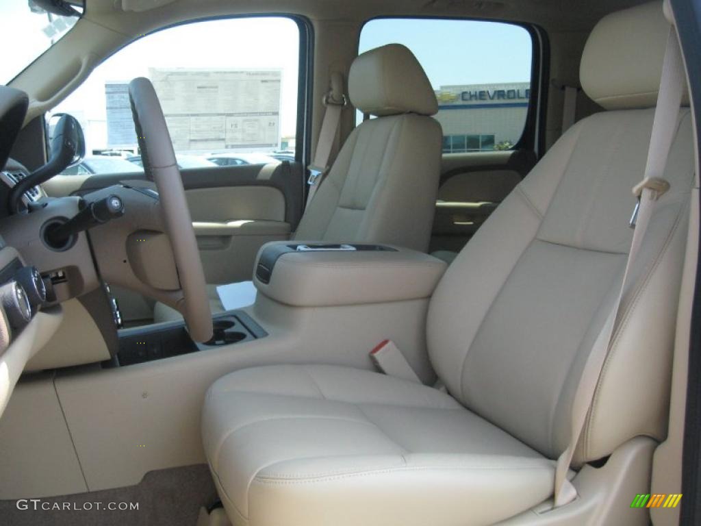 2011 Suburban LT 4x4 - Summit White / Light Cashmere/Dark Cashmere photo #12