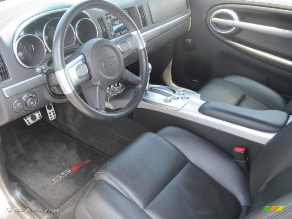 Ebony Black Interior 2005 Chevrolet SSR Standard SSR Model Photo #34886909