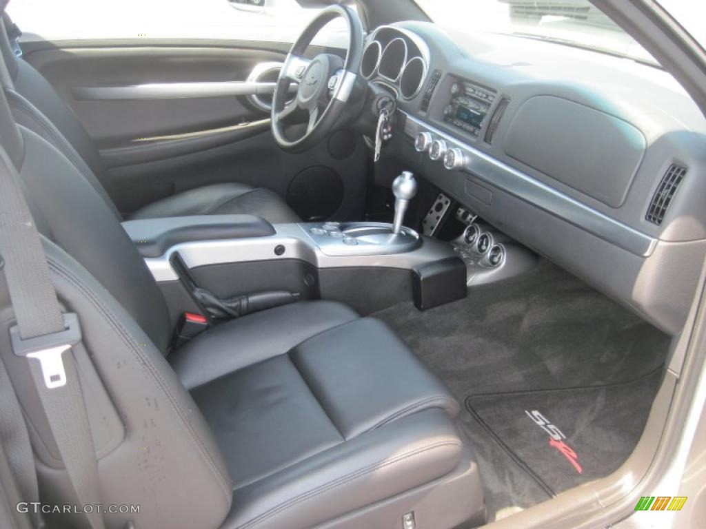 Ebony Black Interior 2005 Chevrolet SSR Standard SSR Model Photo #34886949