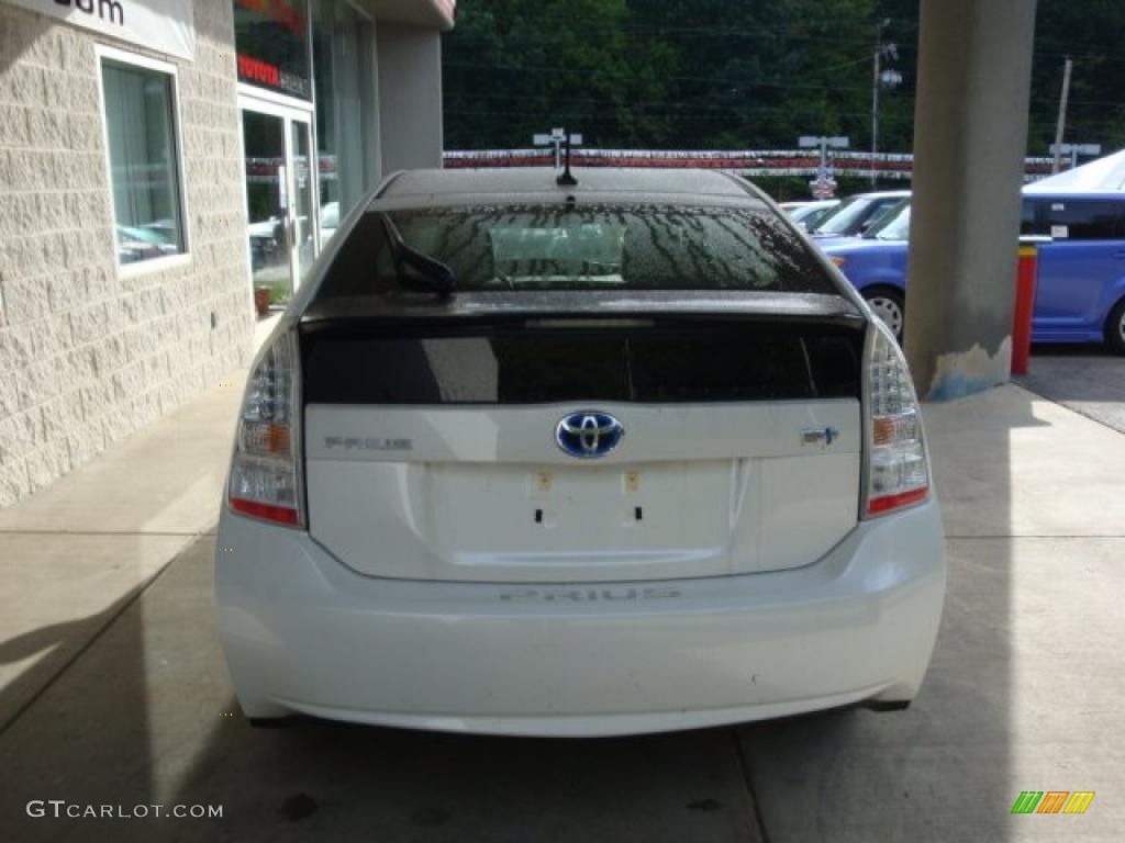 2010 Prius Hybrid III - Blizzard White Pearl / Dark Gray photo #3