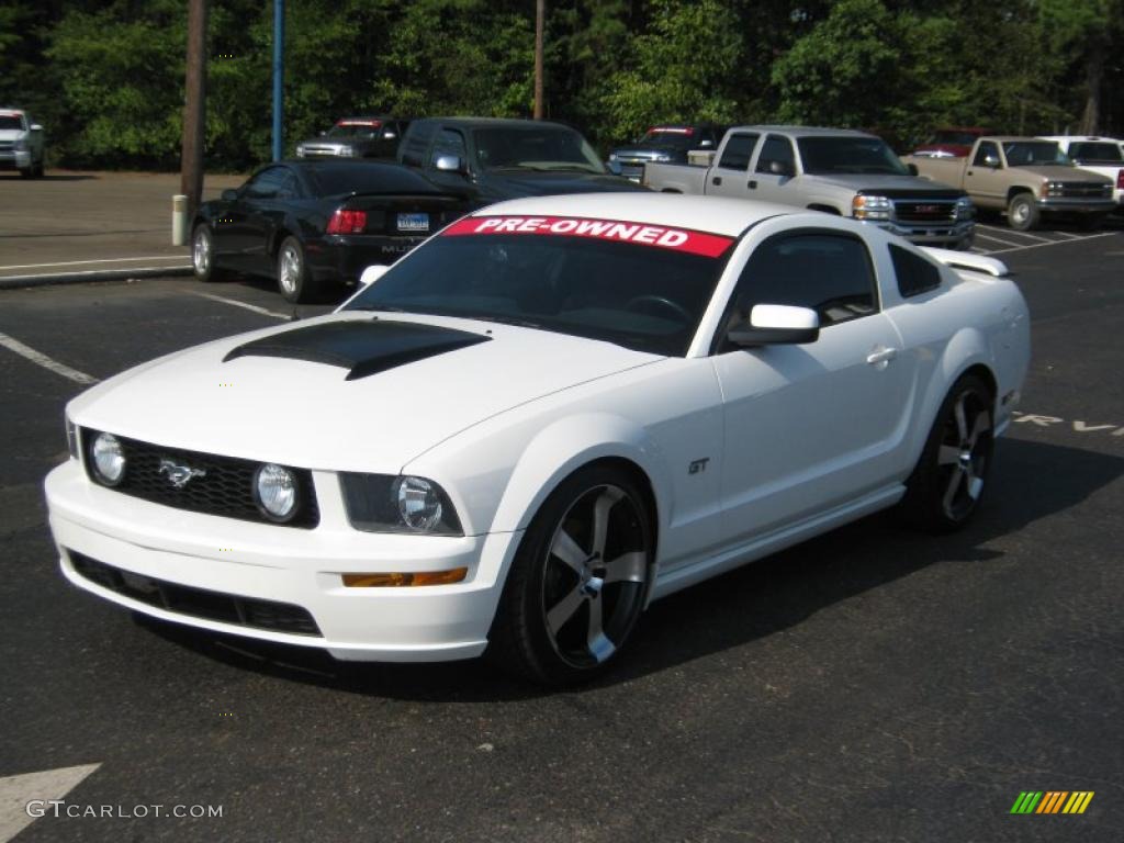 2005 Mustang GT Premium Coupe - Performance White / Red Leather photo #1