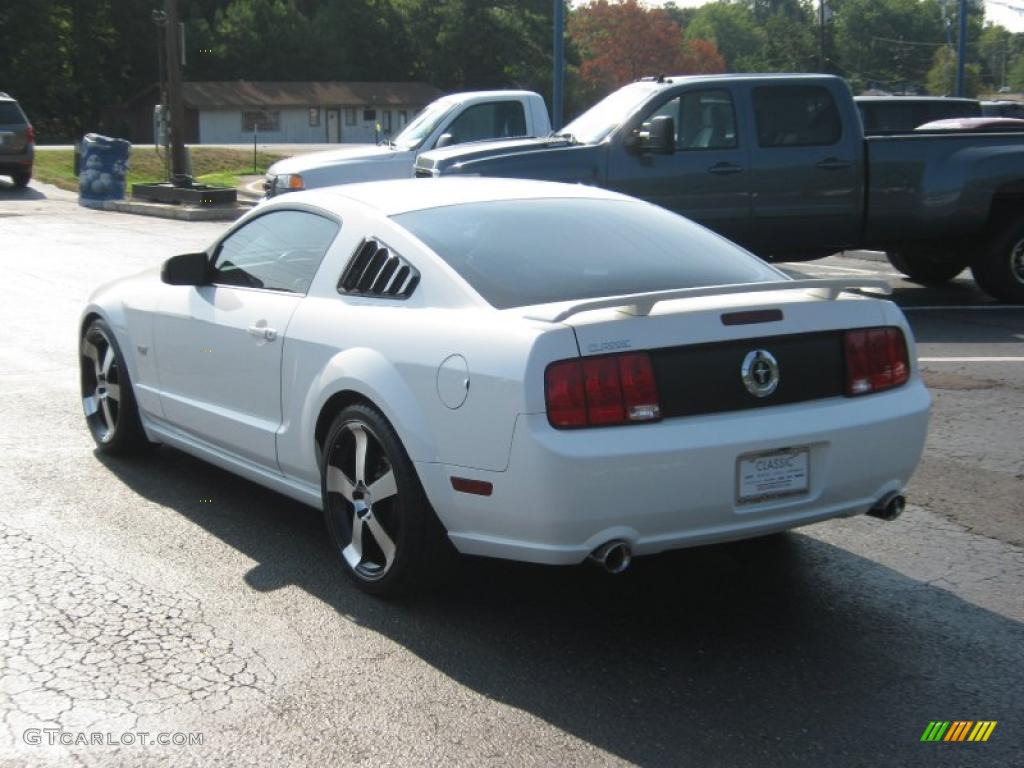 2005 Mustang GT Premium Coupe - Performance White / Red Leather photo #3