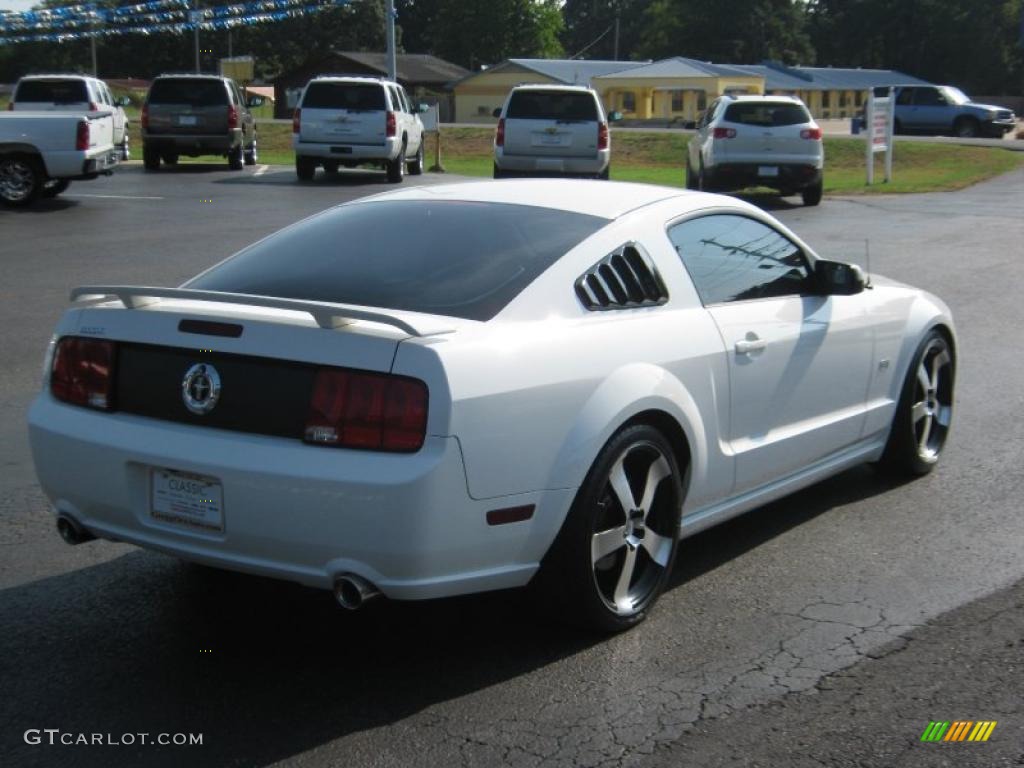 2005 Mustang GT Premium Coupe - Performance White / Red Leather photo #5