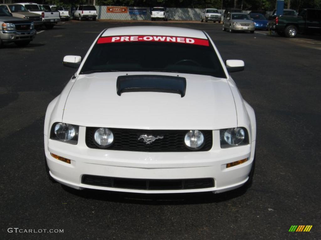 2005 Mustang GT Premium Coupe - Performance White / Red Leather photo #8