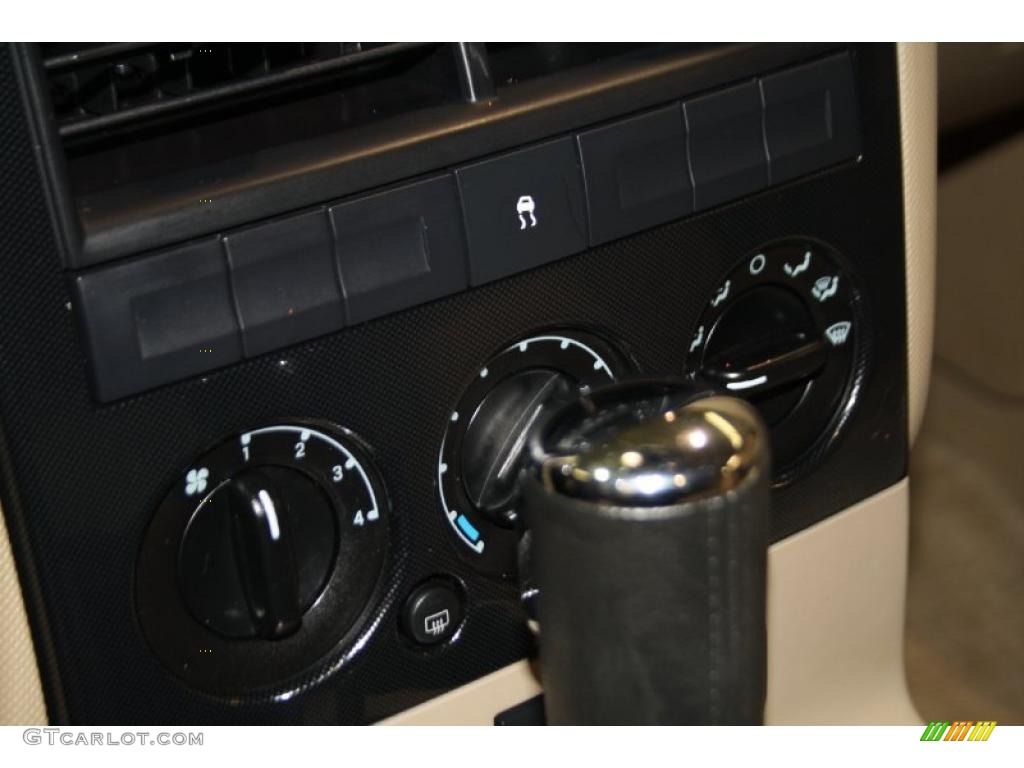 2008 Explorer XLT - Black / Camel photo #14
