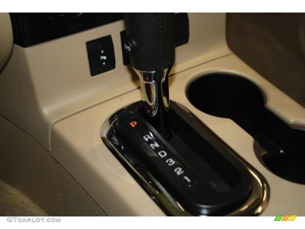 2008 Explorer XLT - Black / Camel photo #15