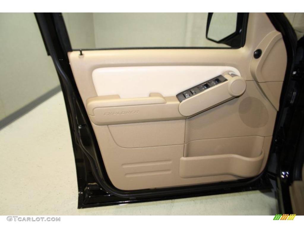 2008 Explorer XLT - Black / Camel photo #27