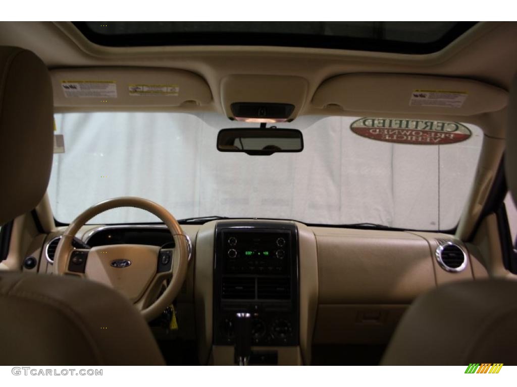 2008 Explorer XLT - Black / Camel photo #32