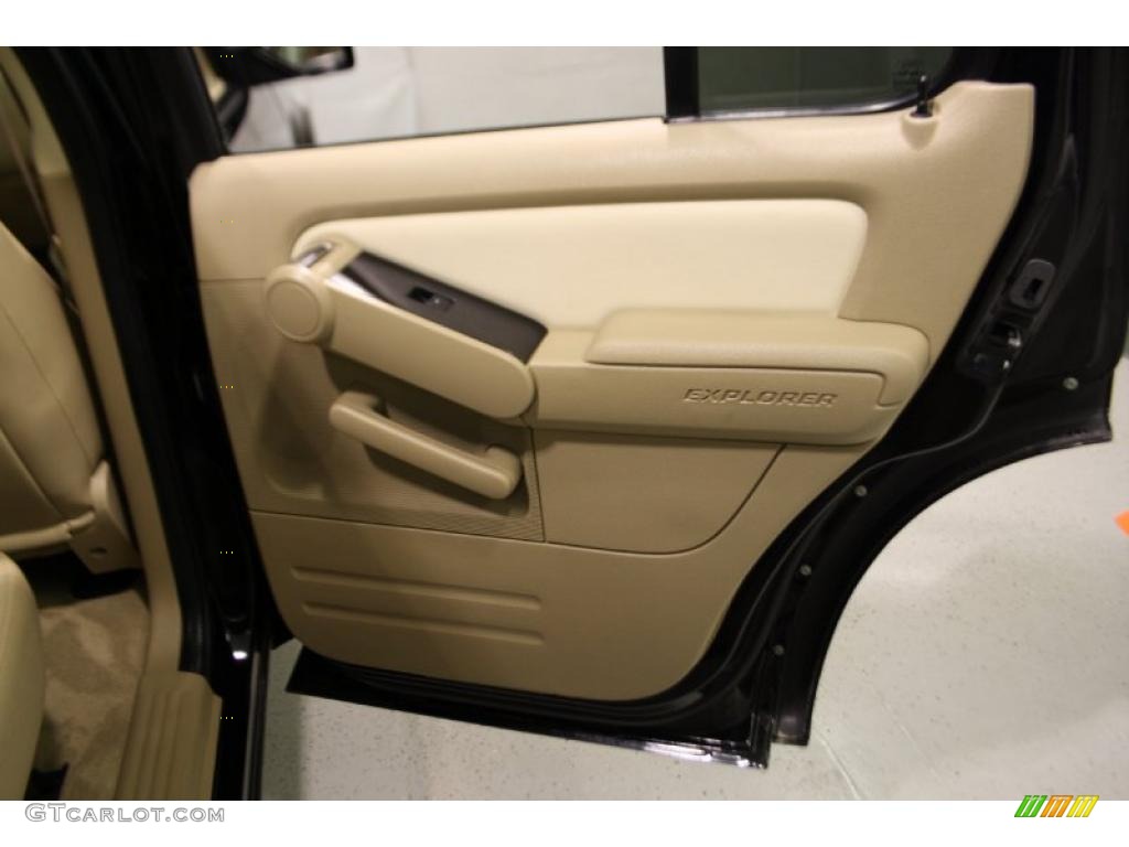 2008 Explorer XLT - Black / Camel photo #41