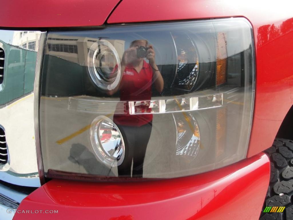 2007 Silverado 1500 LS Crew Cab 4x4 - Victory Red / Dark Titanium Gray photo #10