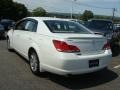 Blizzard White Pearl - Avalon Limited Photo No. 4