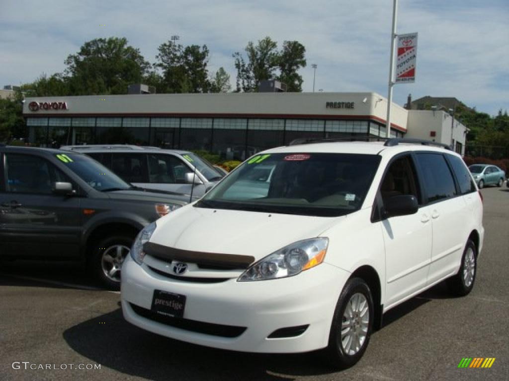 2007 Sienna LE AWD - Natural White / Taupe photo #1