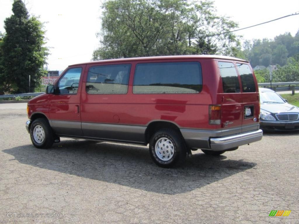 1993 E Series Van E150 Club Wagon Passenger - Electric Current Red Metallic / Gray photo #4